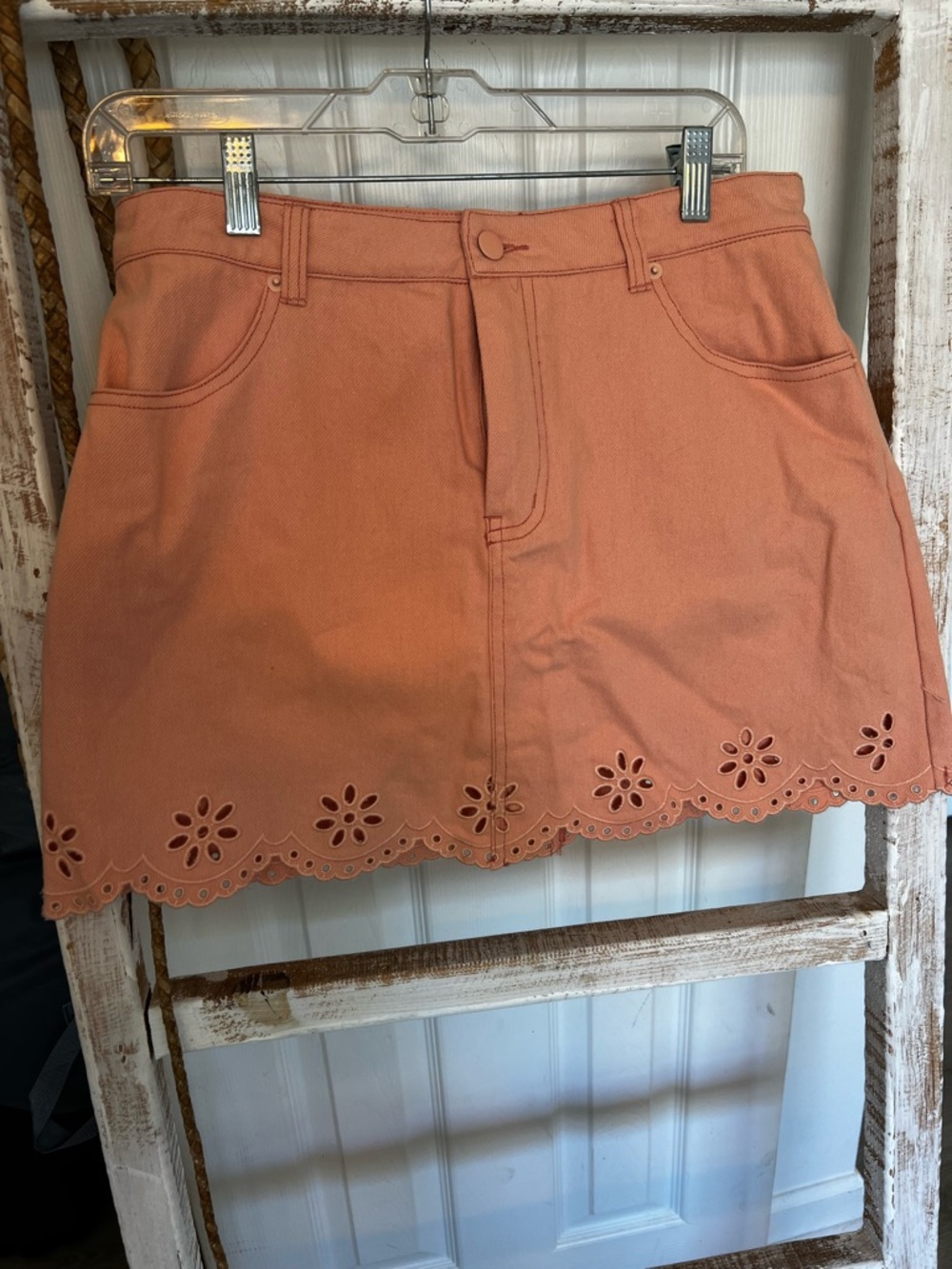 Scalloped Hem Mini Skirt in Peach